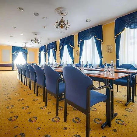 Отель Focus Premium Pod Orlem 4*