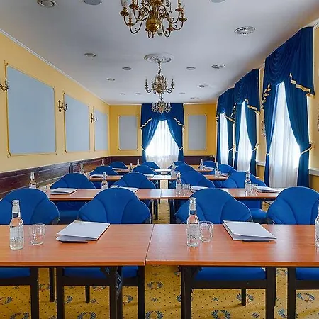 Отель Focus Premium Pod Orlem