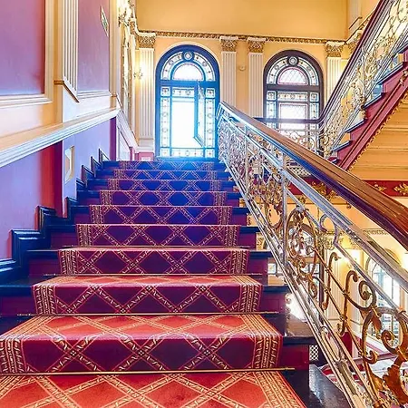 Focus Premium Pod Orlem Отель 4*