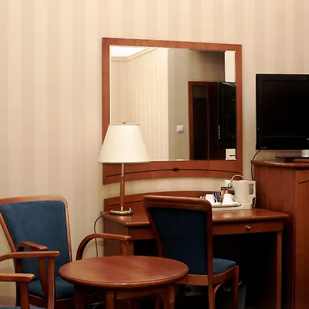 Hotel Focus Premium Pod Orlem 4*