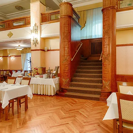 Focus Premium Pod Orlem Hotel 4*