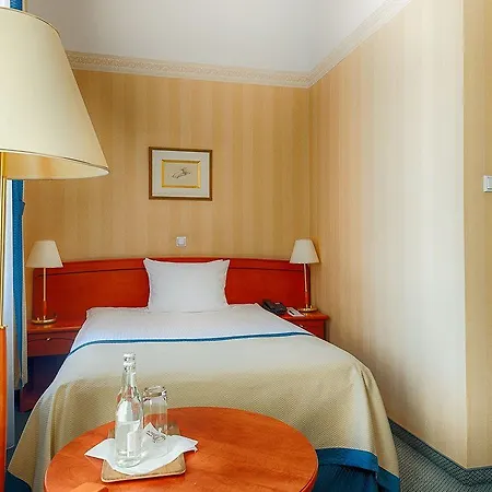 Focus Premium Pod Orlem Отель 4*